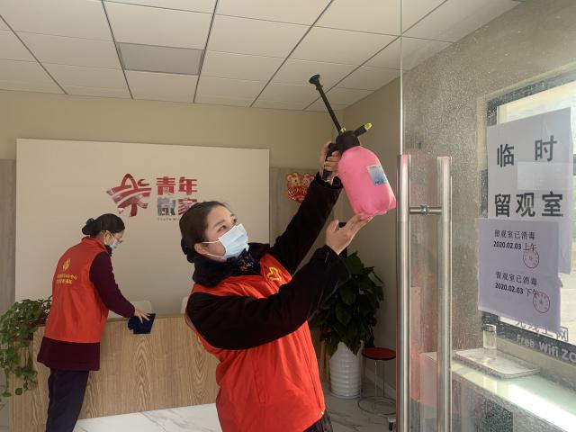 13馬鞍山中心將中心“青年微家”陣地改為臨時留觀室，青年志愿者定期進行場所消毒處理，進一步發(fā)揮團屬陣地和青年志愿者作用（3）.jpg