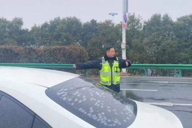 1739838380651336.jpg 05.jpg